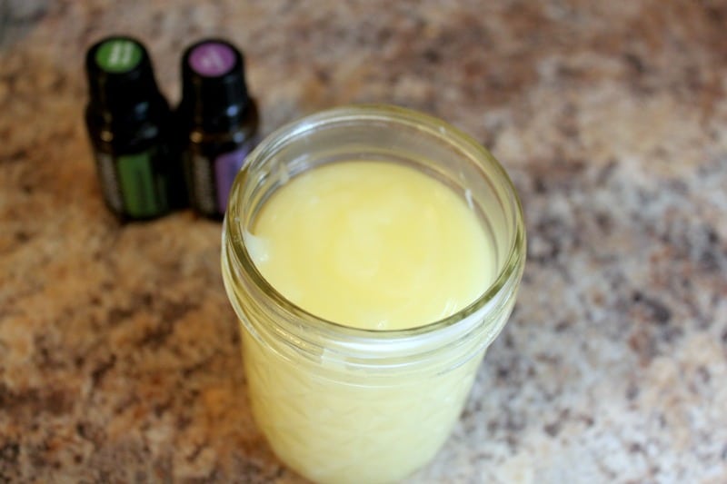 How to make homemade, cloth diaper safe diaper cream with only 3 ingredients! 