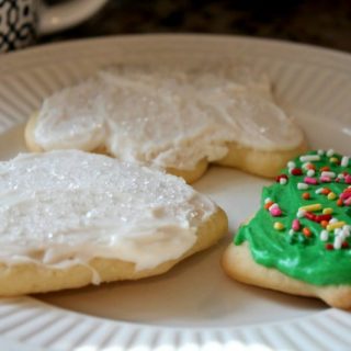 The VERY BEST Rolled Sugar Cookie &#038; Frosting Recipe