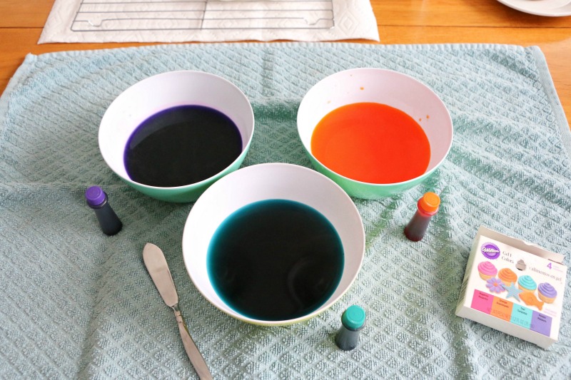 bowls of dye for eggs 