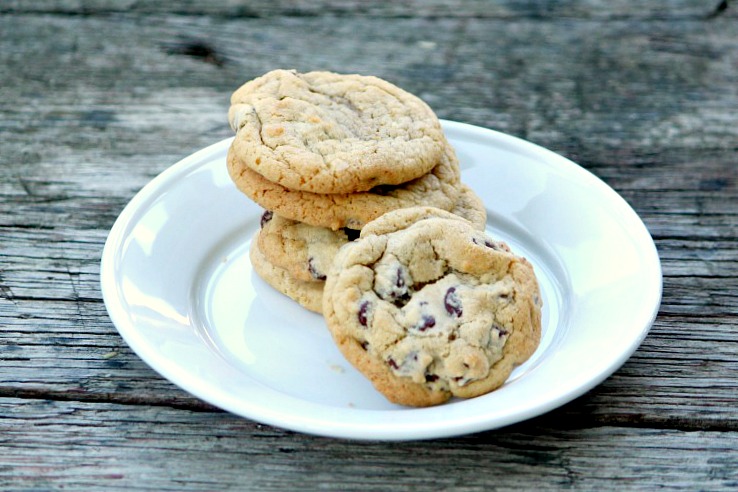 Make Bakery Style Chocolate Chip Cookies at home! 