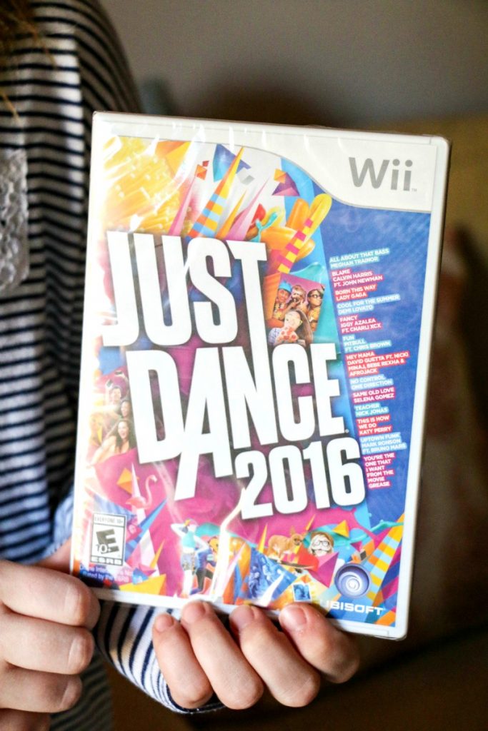 Right on time for the holidays – the perfect family activity, Just Dance 2016 is now available for all motion-control gaming platforms, including Xbox One, Xbox 360, PlayStation 4, PlayStation 3, Wii U and Wii.