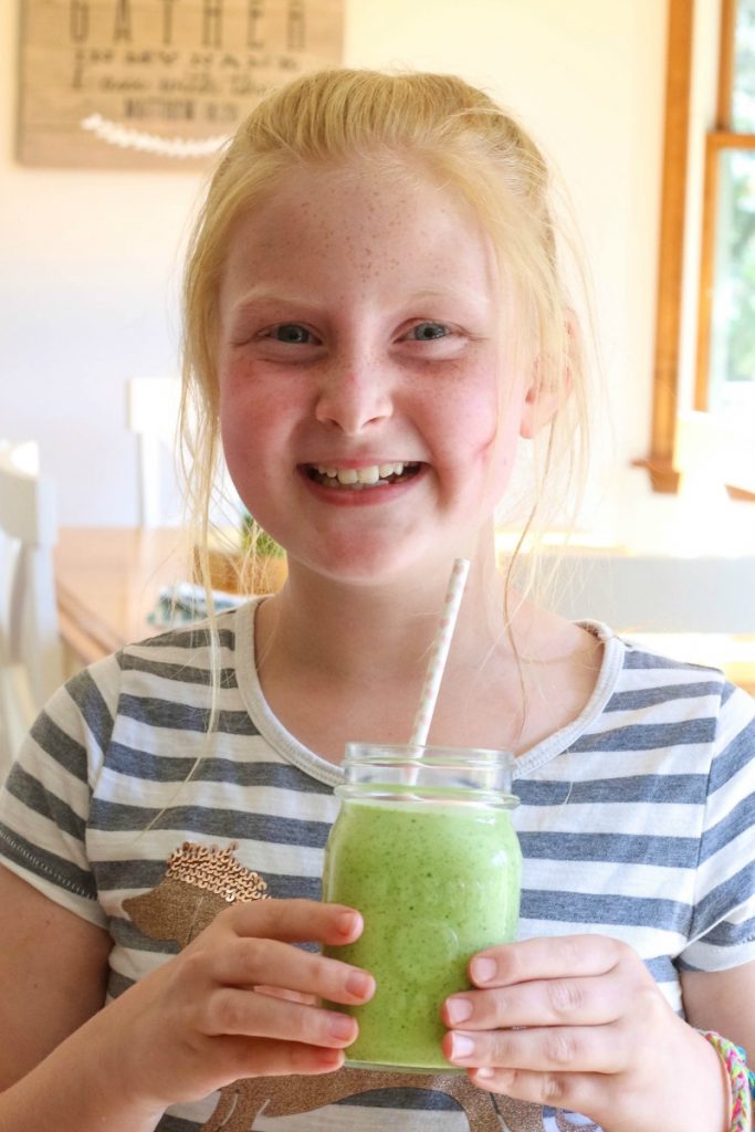 This quick and easy to make Green Goddess Smoothie is packed full of good-for-you superfoods and easy to make in no time!