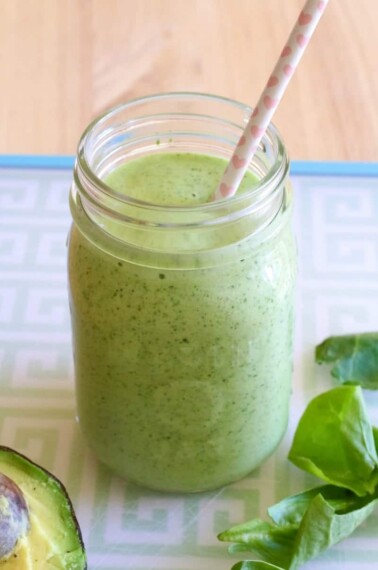 This quick and easy to make Green Goddess Smoothie is packed full of good-for-you superfoods and easy to make in no time!