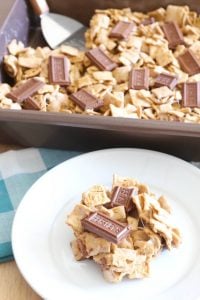 Pull out a few ingredients from your pantry and you'll have a quick and easy delicious dessert in just minutes with these 4-Ingredient S'mores Dessert Bars!