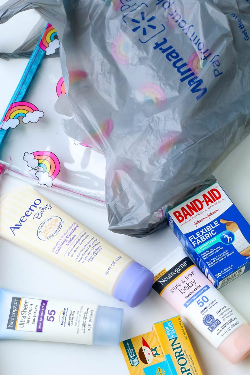 Keep yourself organized and prepared by making your own "Got Everything" bag this summer and these 10 Must-Have Items for Traveling with Kids!