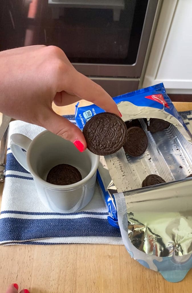taking the oreos out of the package