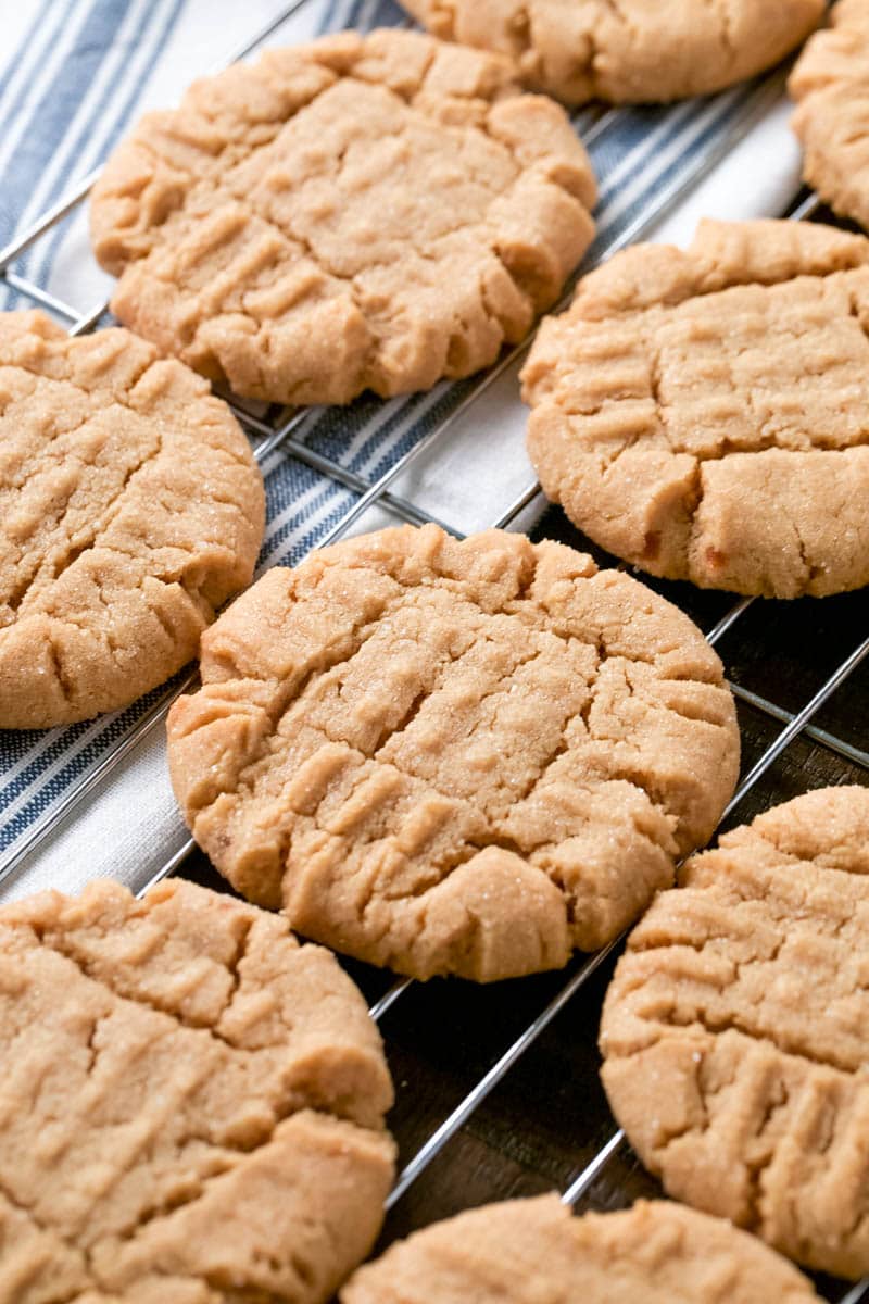 peanut butter cookies on cooling rack 
