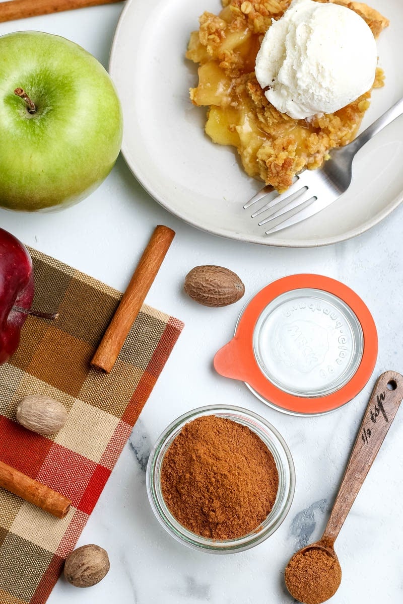 apple pie spice in a bowl 