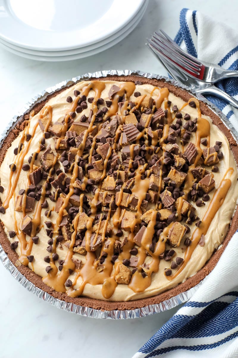 no bake chocolate peanut butter pie drizzled with caramel 