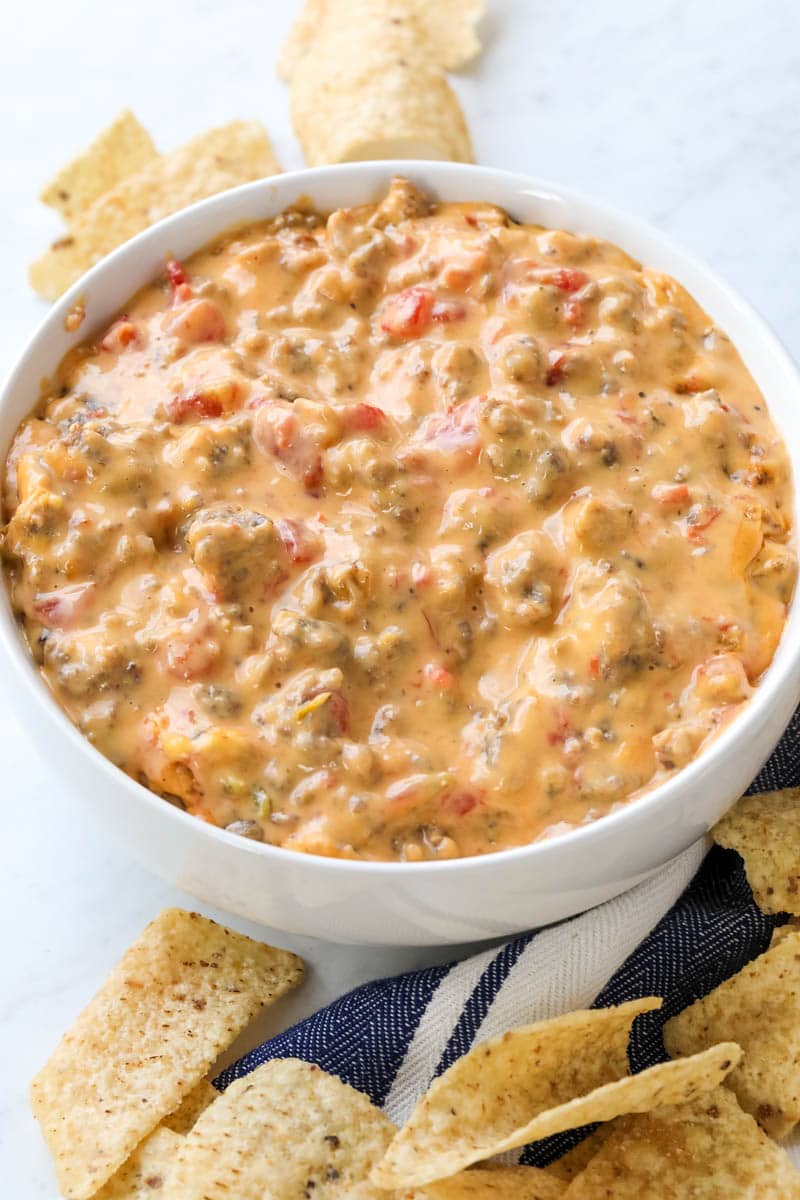 Easy Crock Pot Rotel Dip