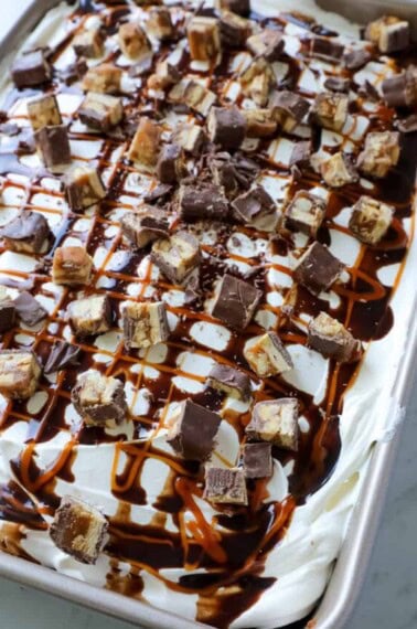 cropped-snickers-poke-cake-5.jpg