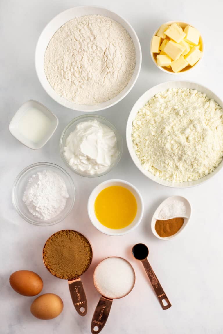 Easy Cake Mix Sour Cream Coffee Cake Recipe | All Things Mamma