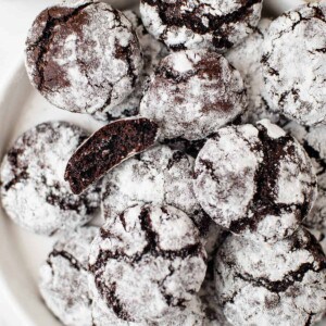 A plate of chocolate crinkle cookies.