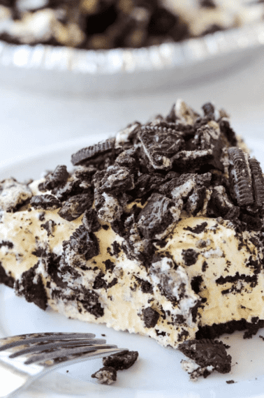 serving of oreo pie on a plate
