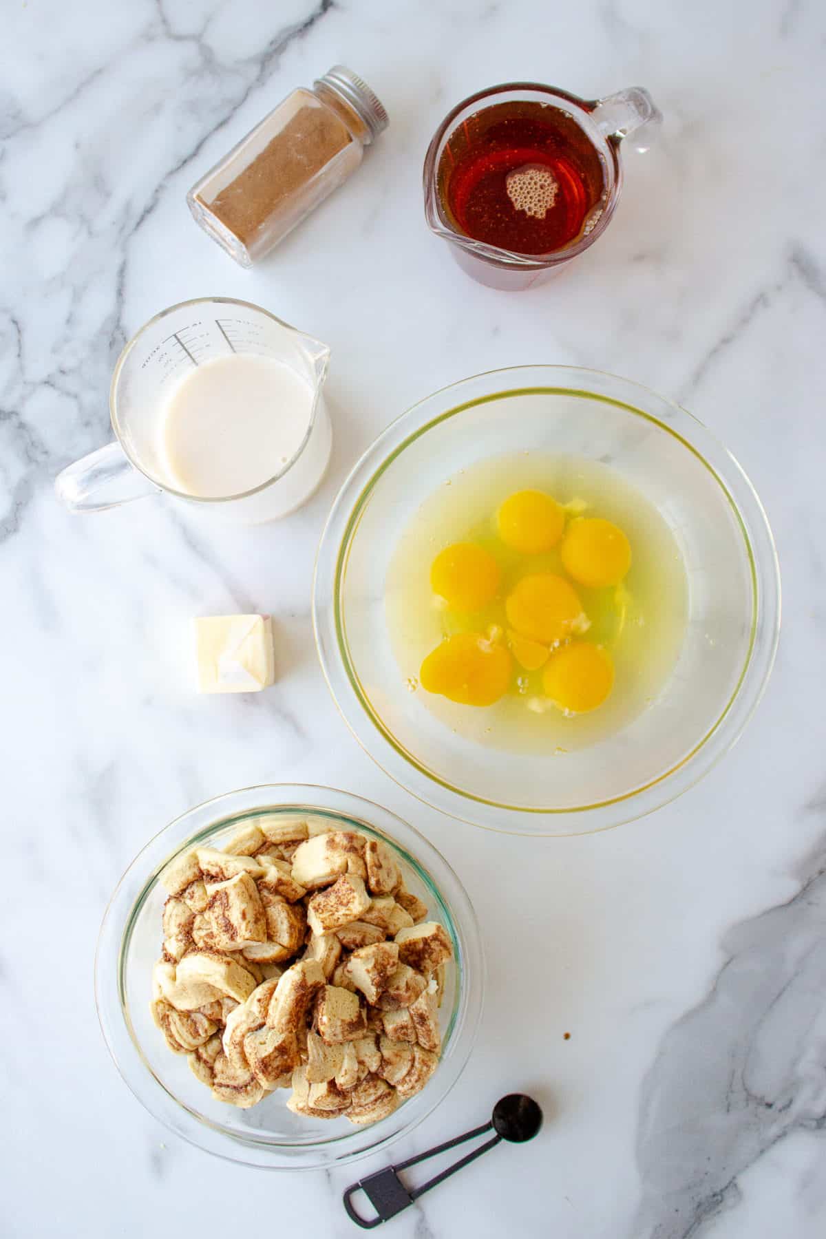 ingredients to make cinnamon roll french toast cassserole