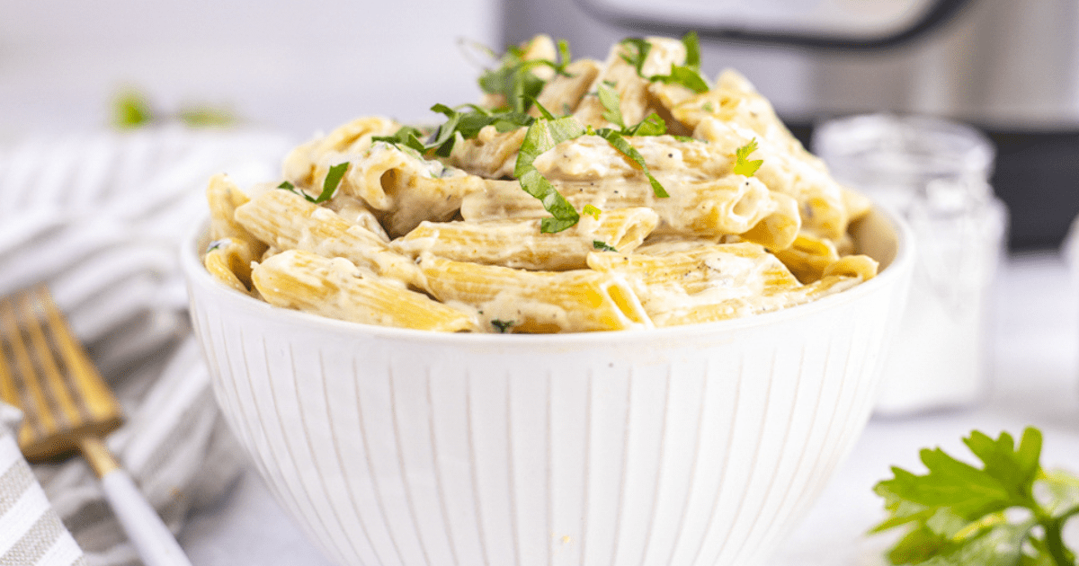 Creamy Instant Pot Penne Alfredo | All Things Mamma