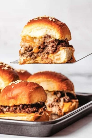 cropped-Cheeseburger-Sliders-1.jpg