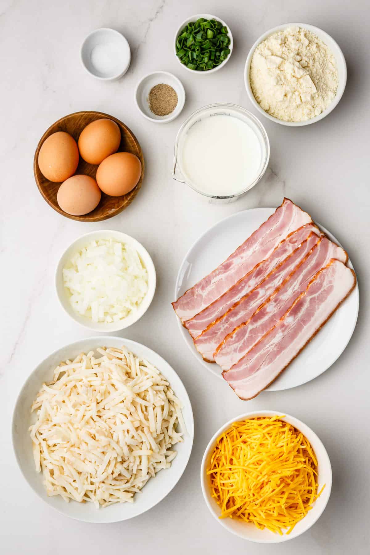 ingredients to make bisquick breakfast casserole with bacon