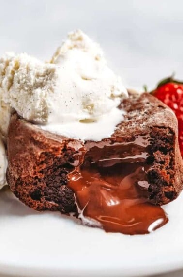 cropped-Chocolate-Molten-Lava-Cake-1.jpg