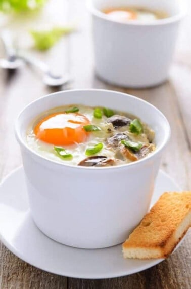 cropped-baked-eggs-in-a-cup-1.jpg