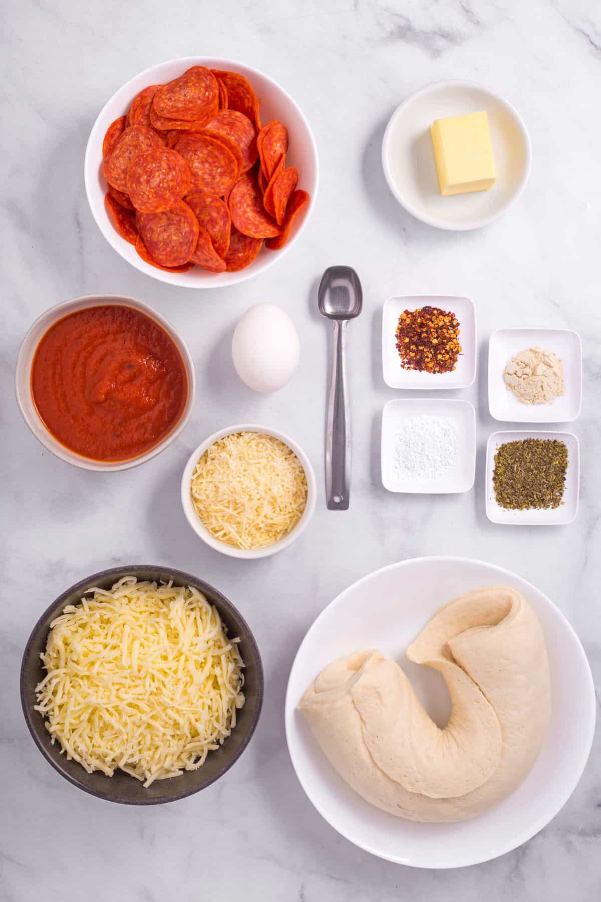 ingredients to make pizza bread