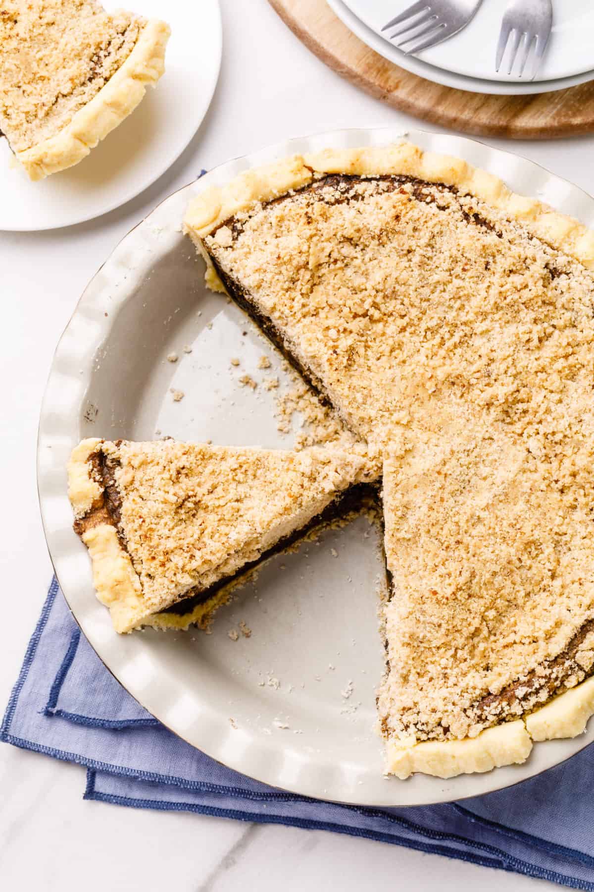 top down view of shoofly pie in a pie dish