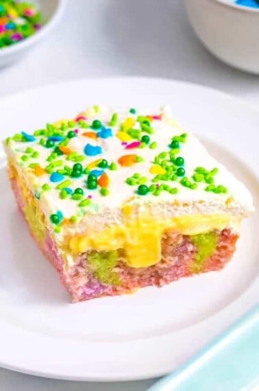 cropped-easter-poke-cake-5-1.jpg