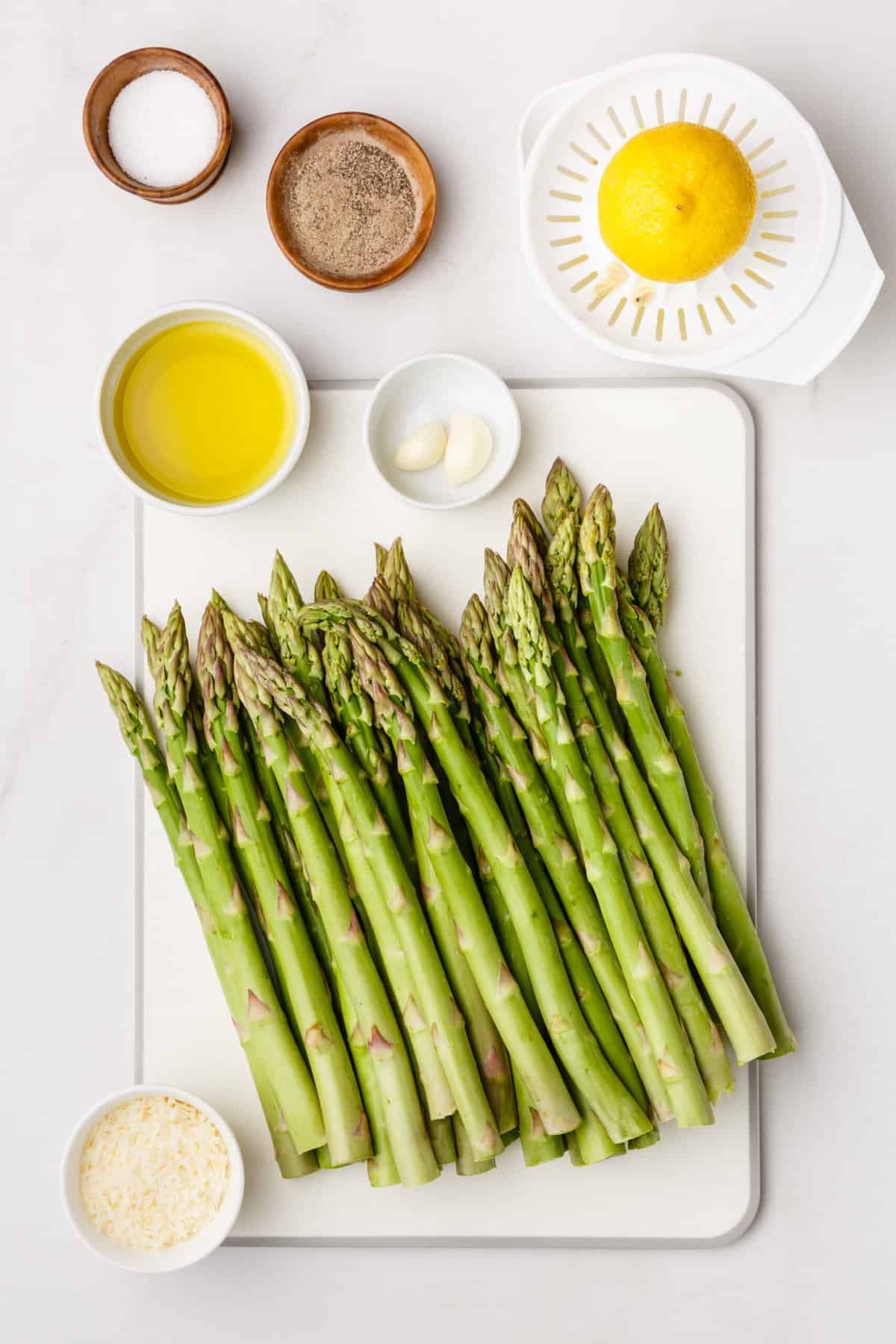 ingredients to make roasted asparagus