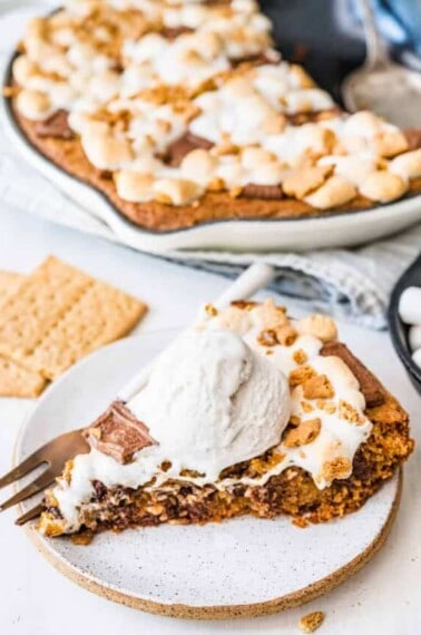 cropped-Skillet-Smores-Cookie-Hero-8.jpg