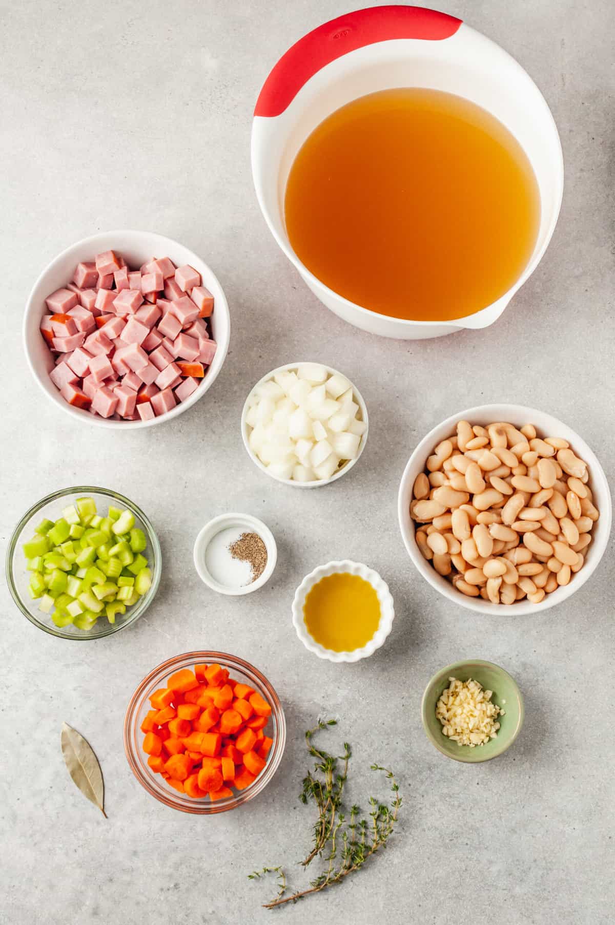 ingredients to make ham and bean soup