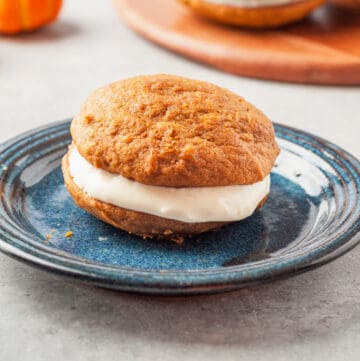 Pumpkin Whoopie Pies With Cream Cheese Filling