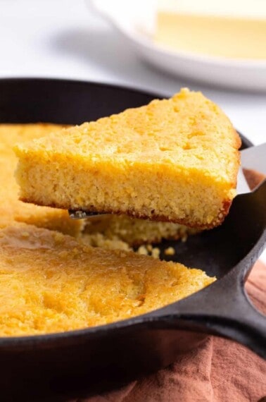 skillet-corn-bread-hero-02