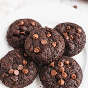 Five double chocolate chip cookies.