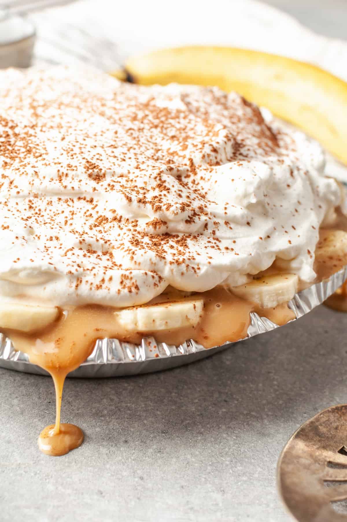close up of banoffee pie in a pie tin
