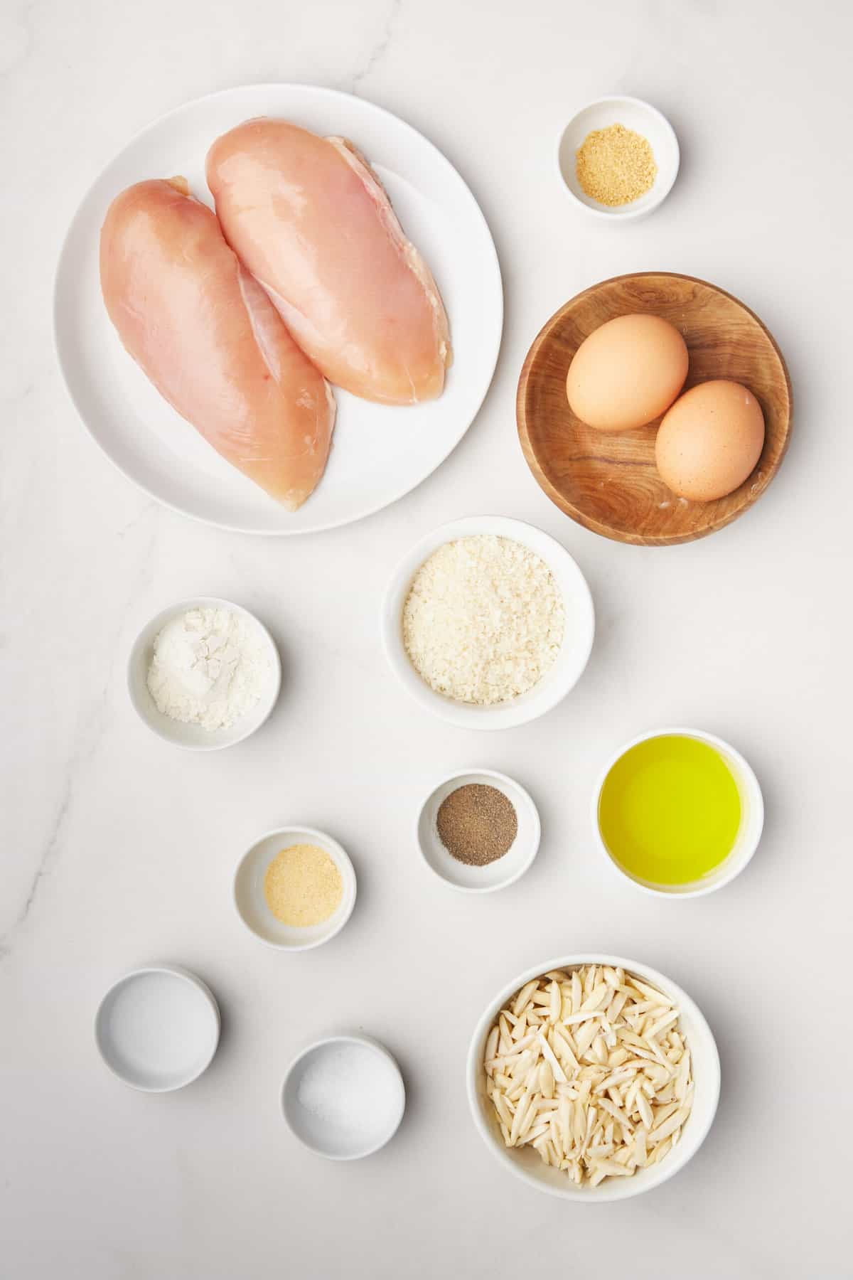 ingredients to make crispy almond chicken breast