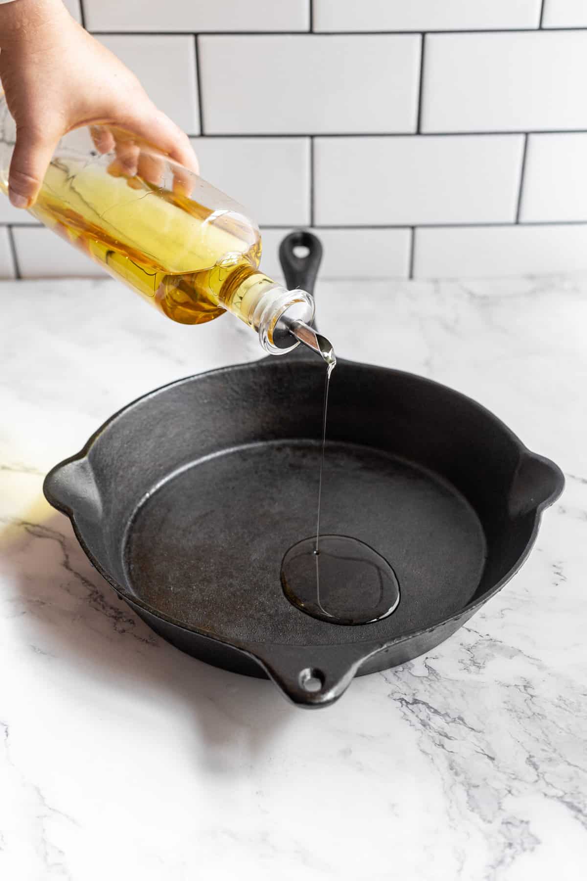 oil cast iron pan