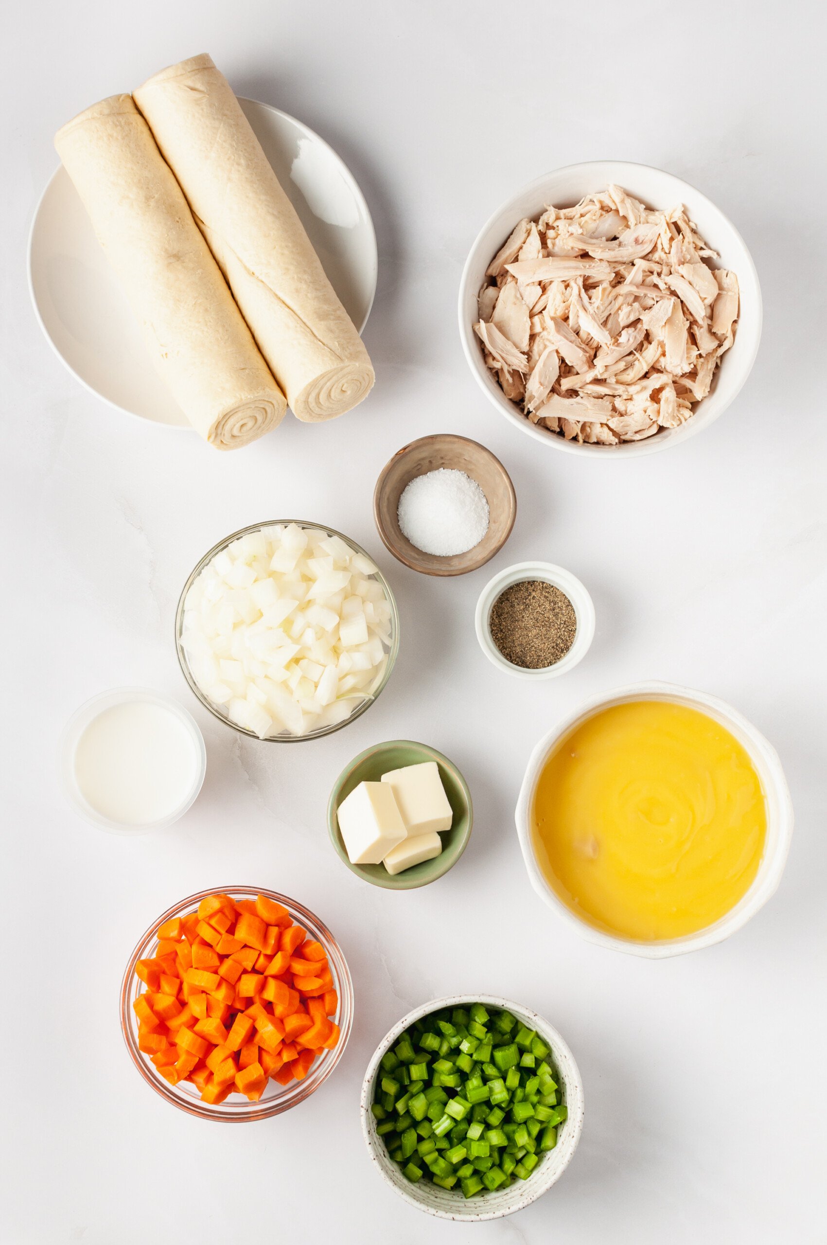 ingredients to make chicken pot pie with crescent rolls