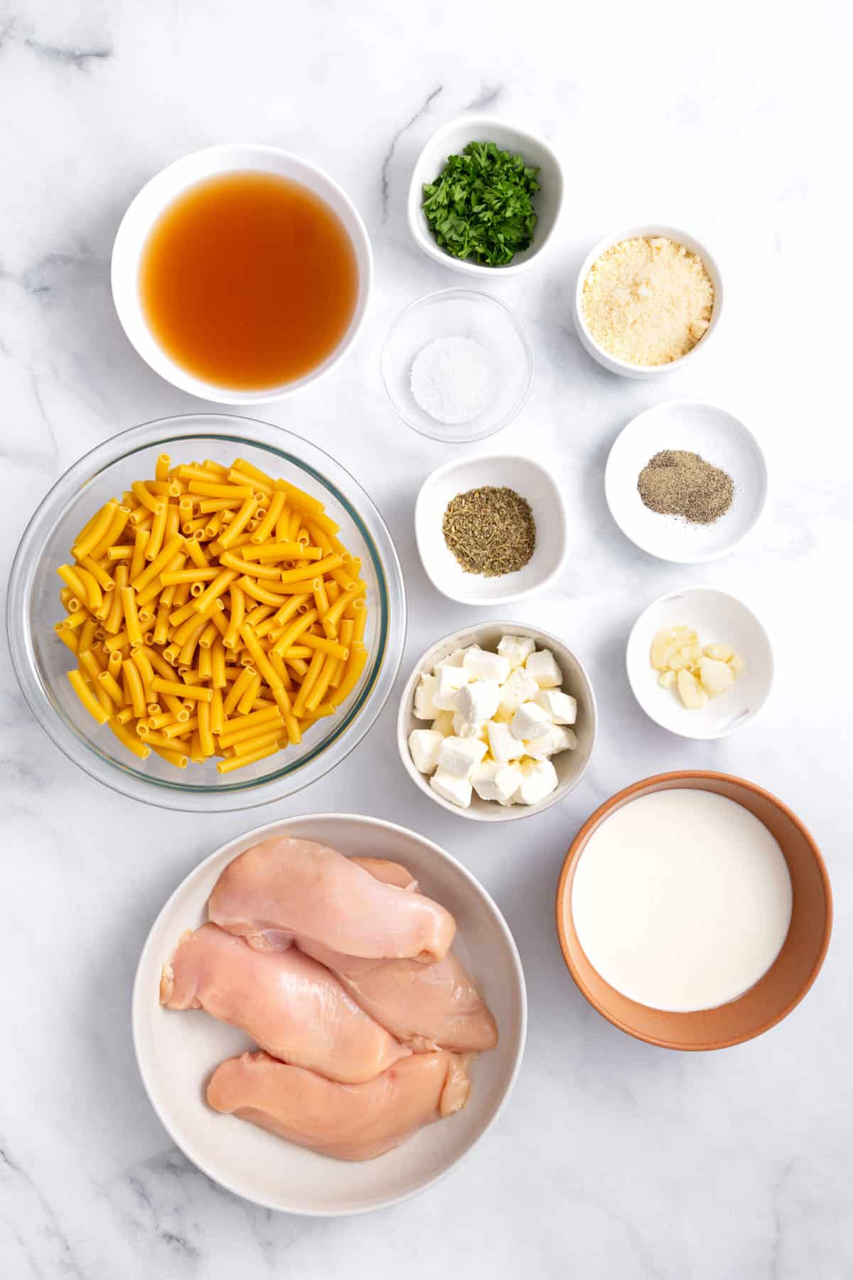 ingredients to make crockpot chicken alfredo.