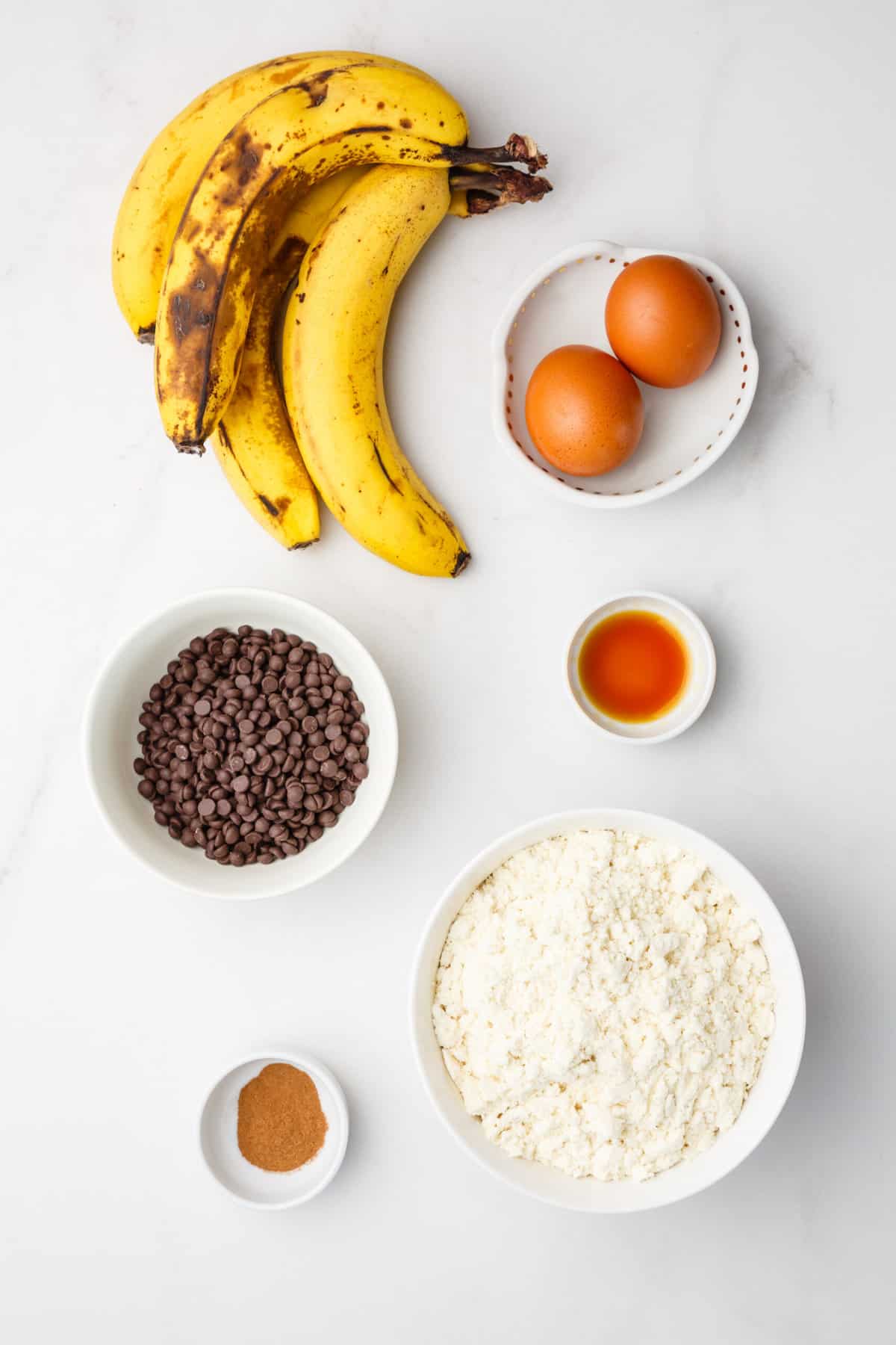 ingredients to make cake mix banana bread