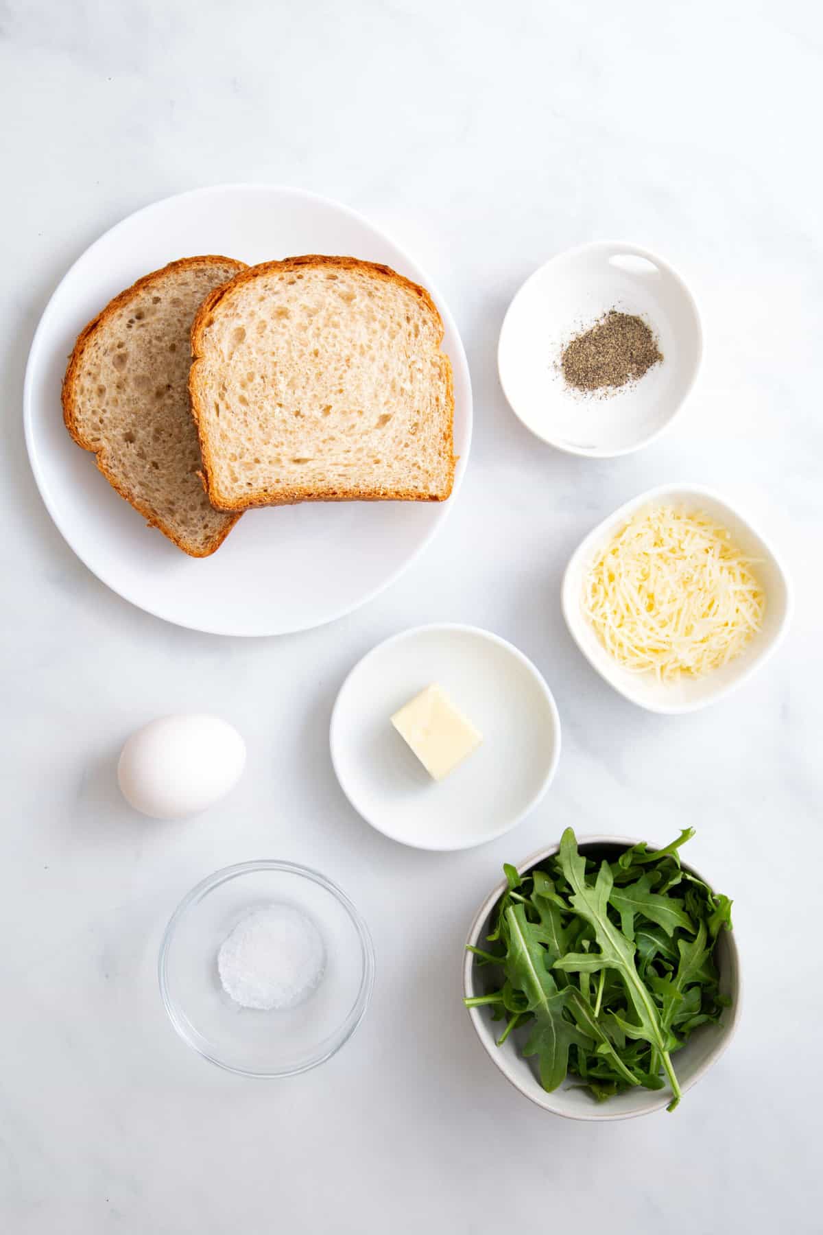 ingredients to make an scrambled egg sandwich