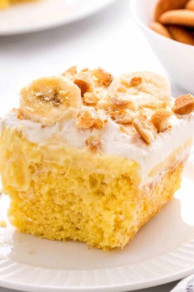 banana-pudding-poke-cake-hero-7