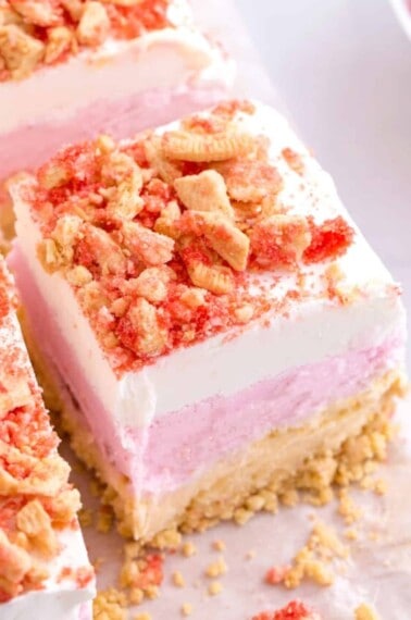 strawberry-crunch-ice-cream-cake-hero-6