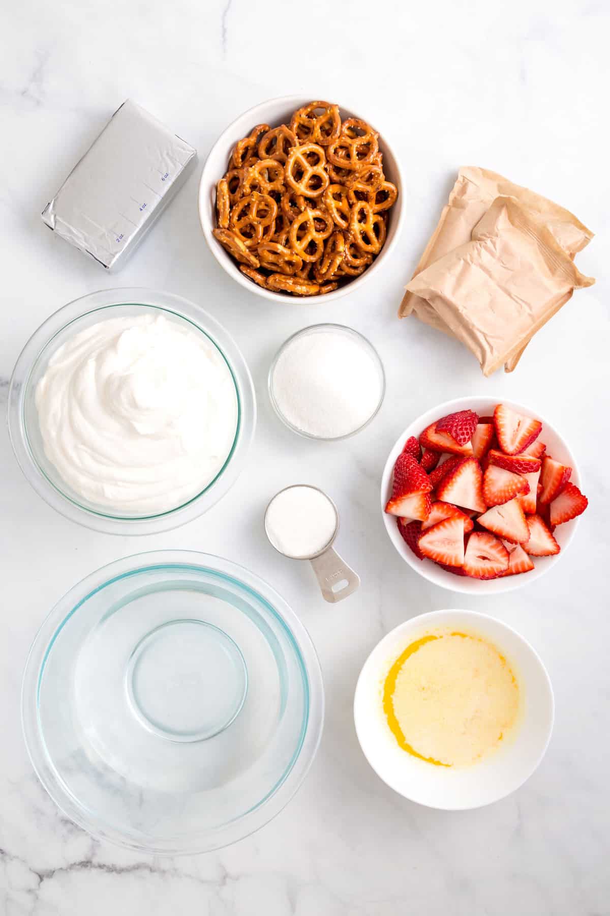 ingredients to make strawberry jello pretzel salad.