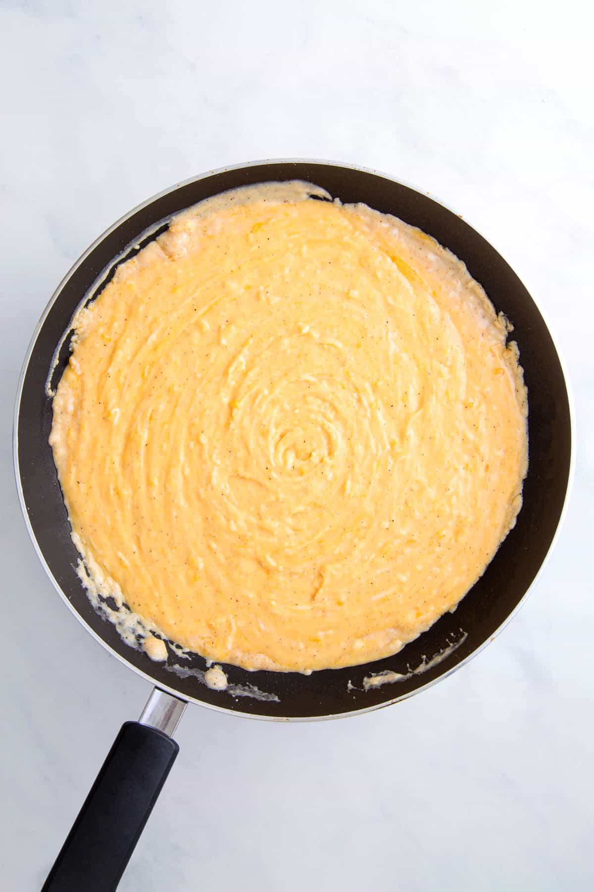 pan of mac and cheese sauce