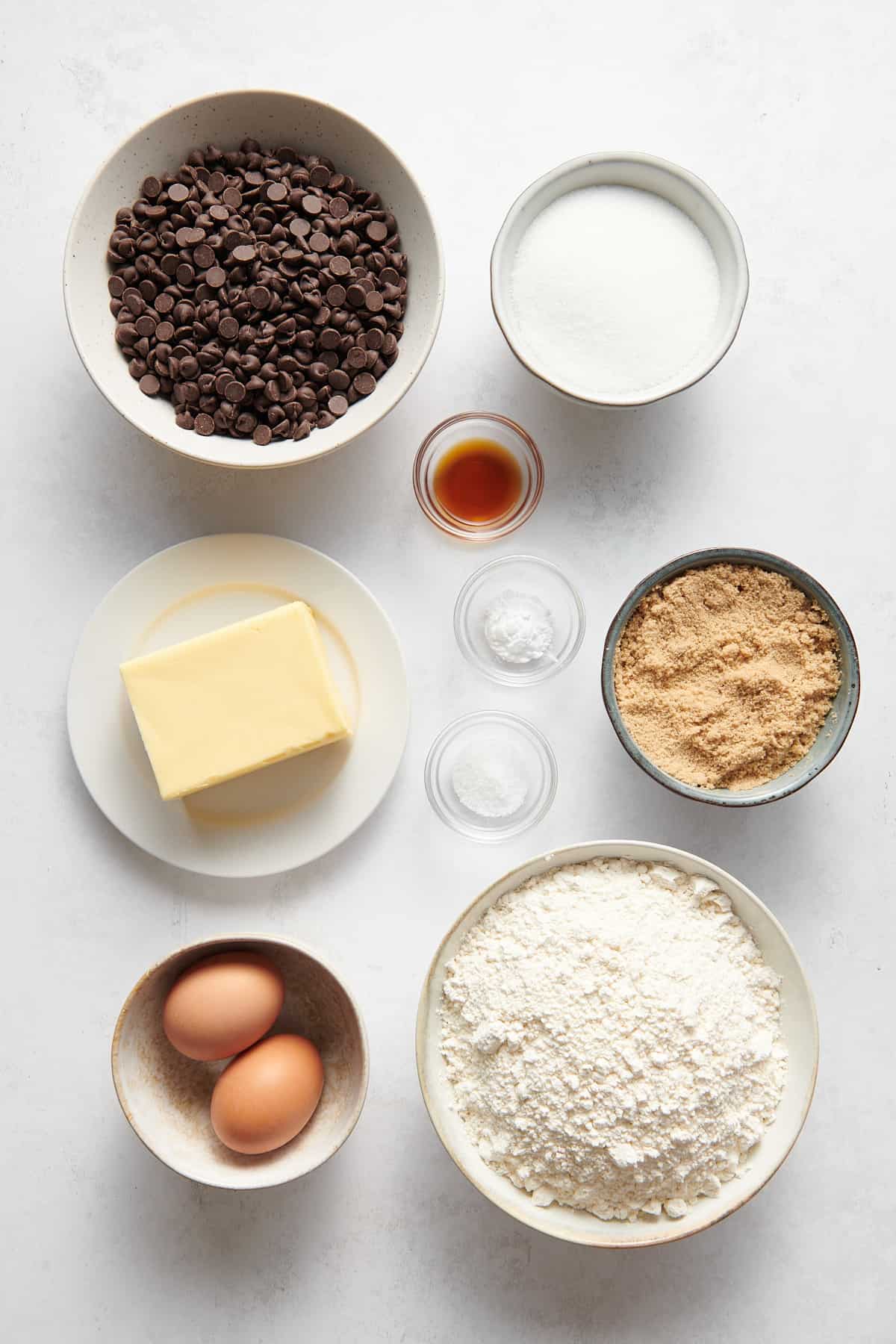 ingredients to make chocolate chip cookie bars