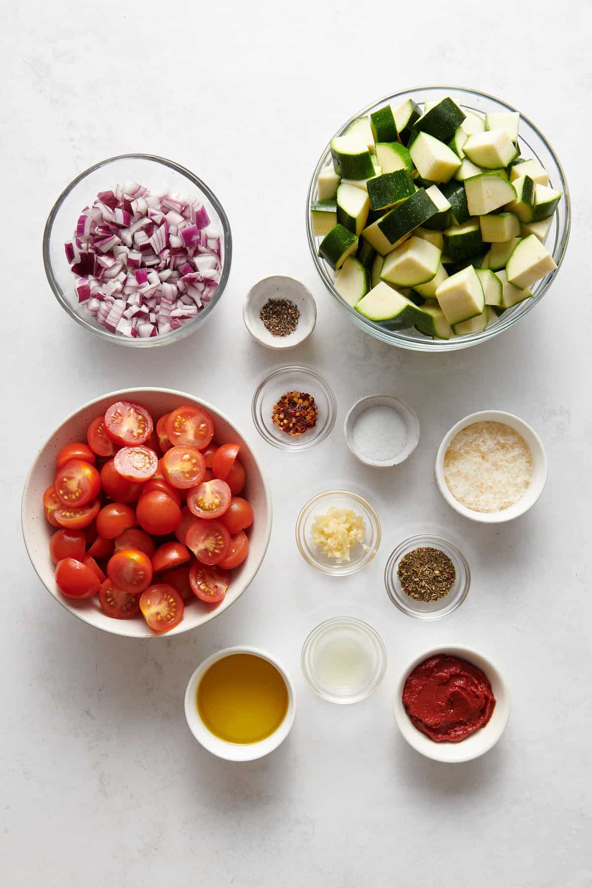 ingredients to make zucchini and tomatoes