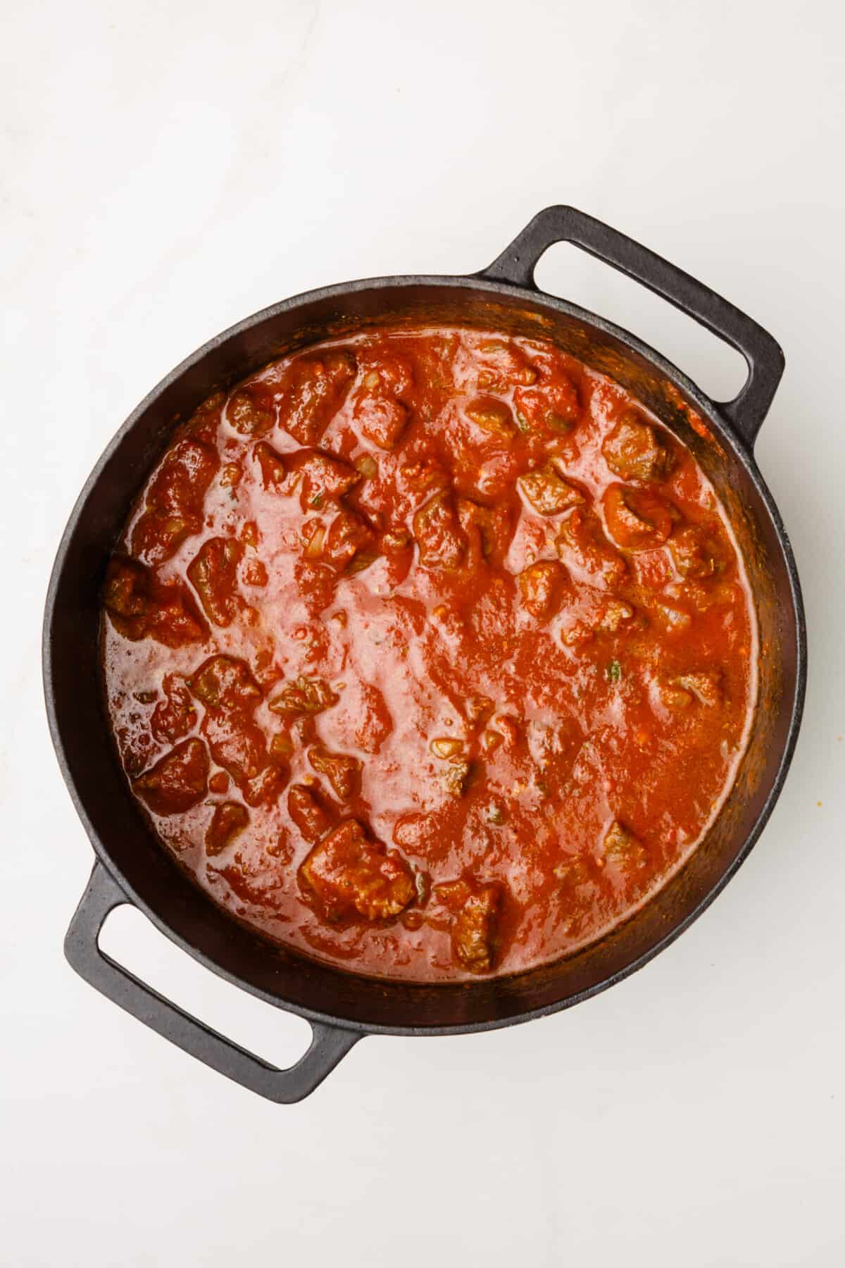 dutch oven with texas chili