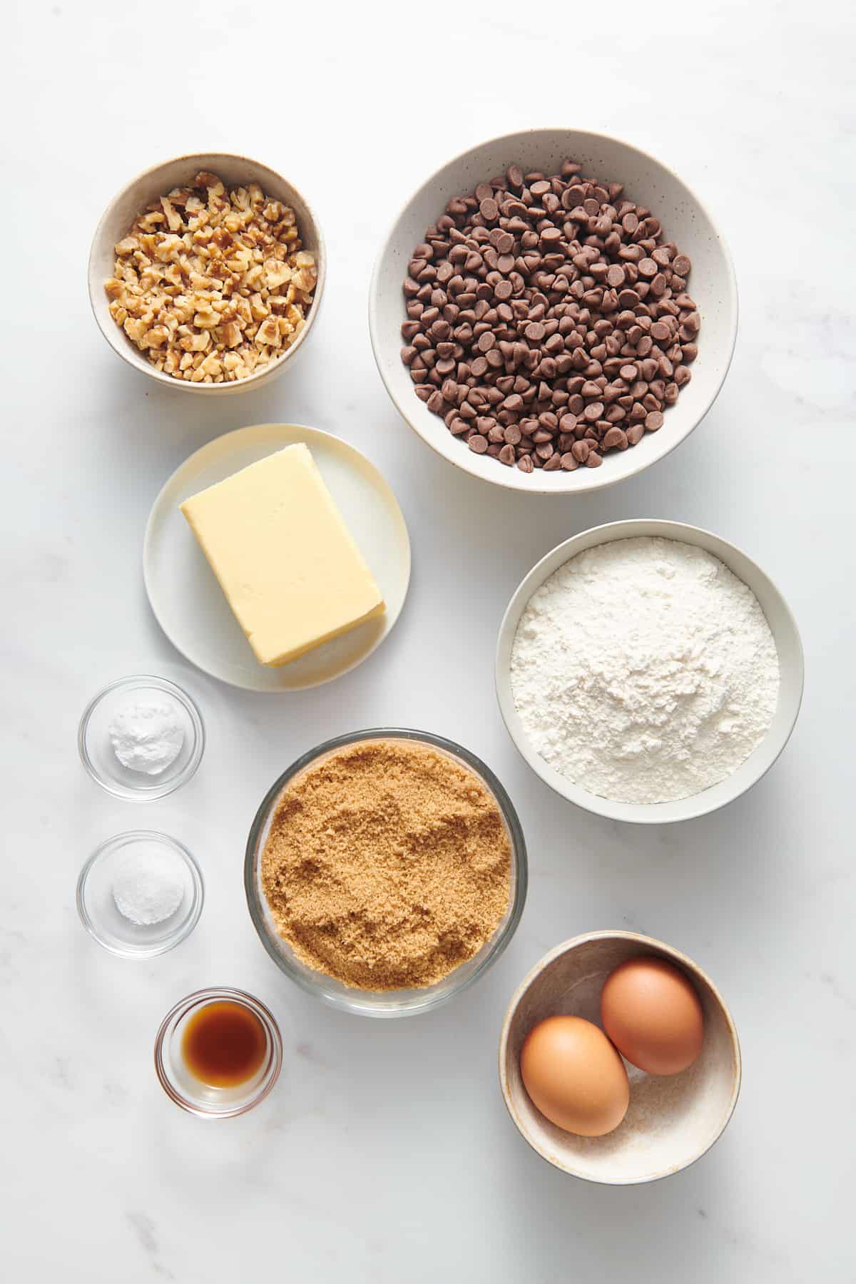 ingredients to make toll house chocolate chip cookie bars.