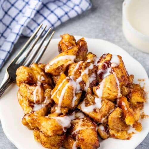 A plate of monkey bread.