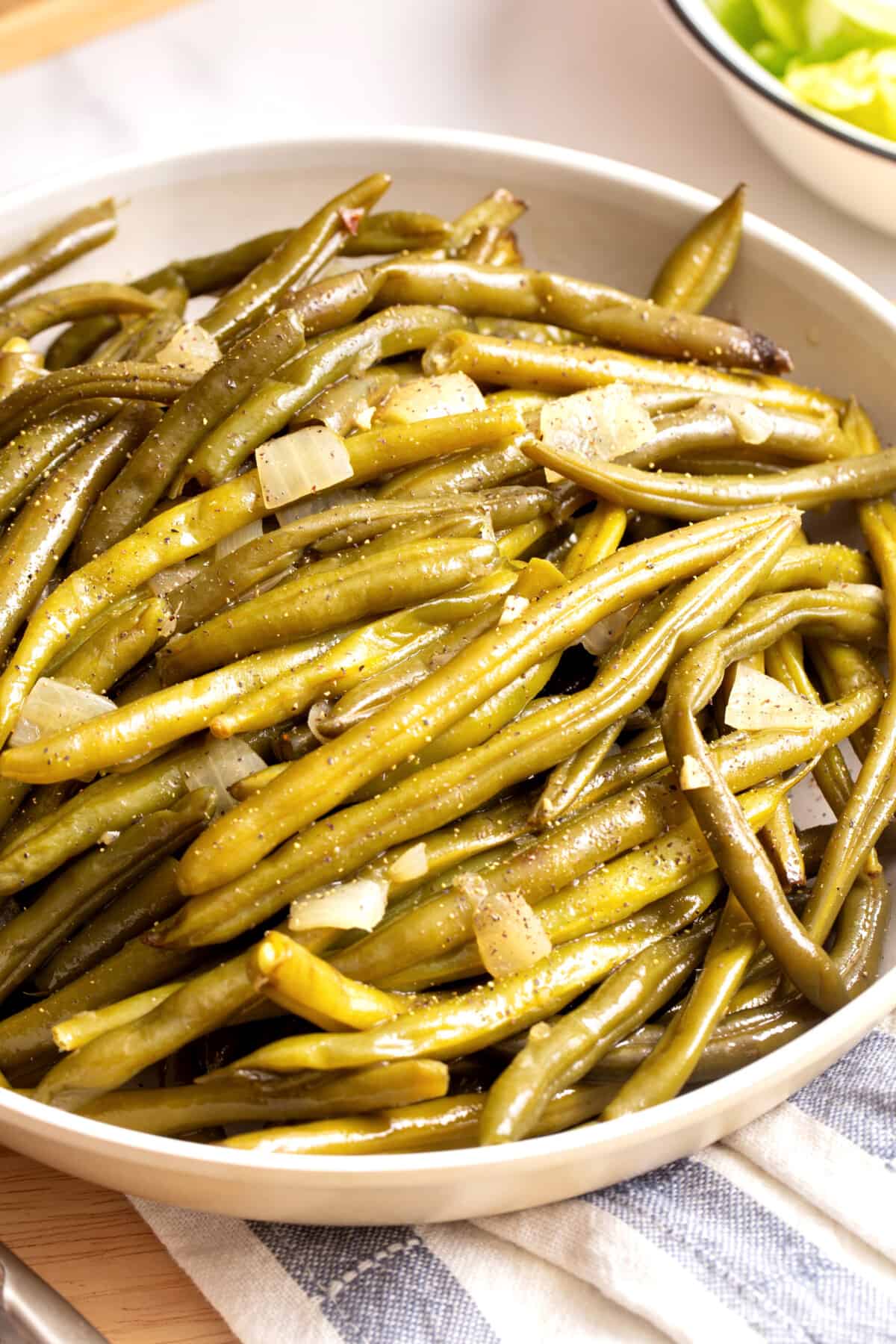 A bowl of slow cooker green beans.